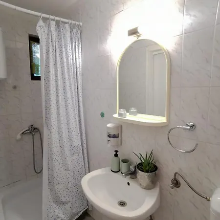 By The Sea Mimice, Omis - 14230 Apartment Mimice